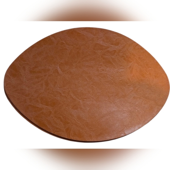 Envogue - NEW Football Shaped Faux Leather Set of 4 Placemats Great For Man-Cave - Picture 4 of 6